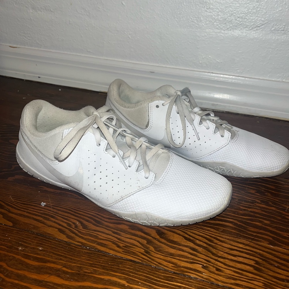 Nike cheer shoes